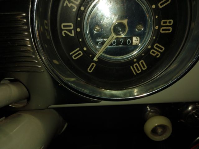 1952 Blue Chevrolet DELUXE Sedan