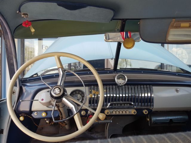 1952 Blue Chevrolet DELUXE Sedan