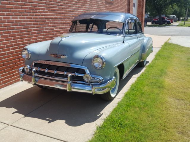 1952 Blue Chevrolet DELUXE Sedan