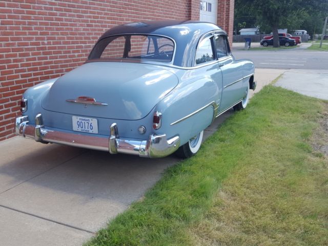 1952 Blue Chevrolet DELUXE Sedan