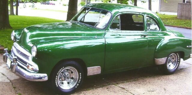 1952 Green Chevrolet 2-Door Deluxe Sports Coupe Coupe