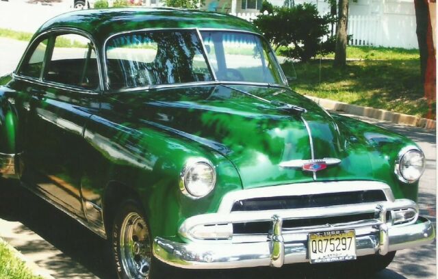 1952 Green Chevrolet 2-Door Deluxe Sports Coupe Coupe