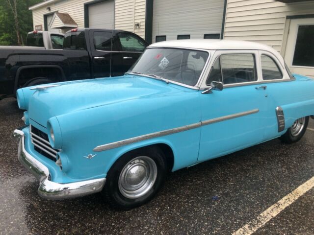 1952 Blue Ford Custom 500 Sedan