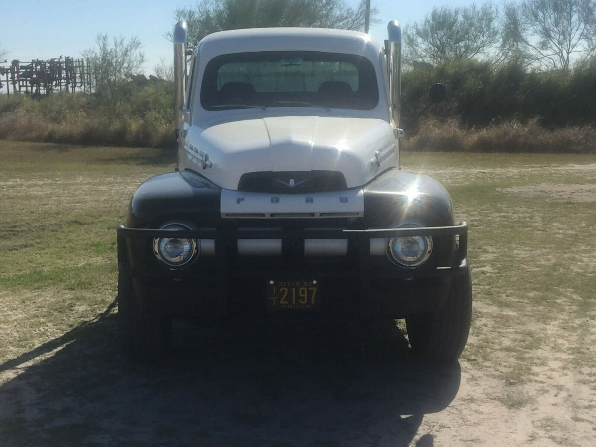 1952 White Ford F-250