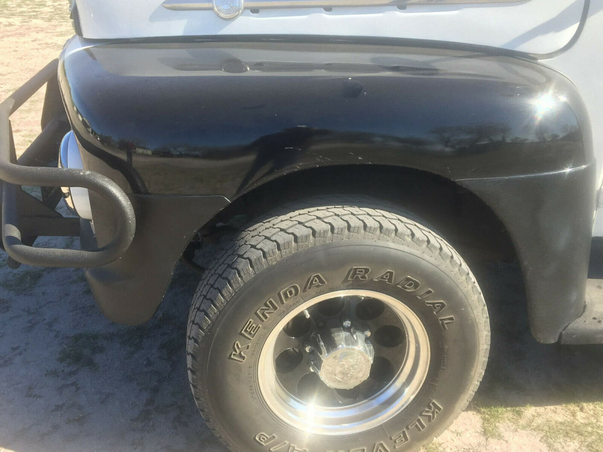 1952 White Ford F-250