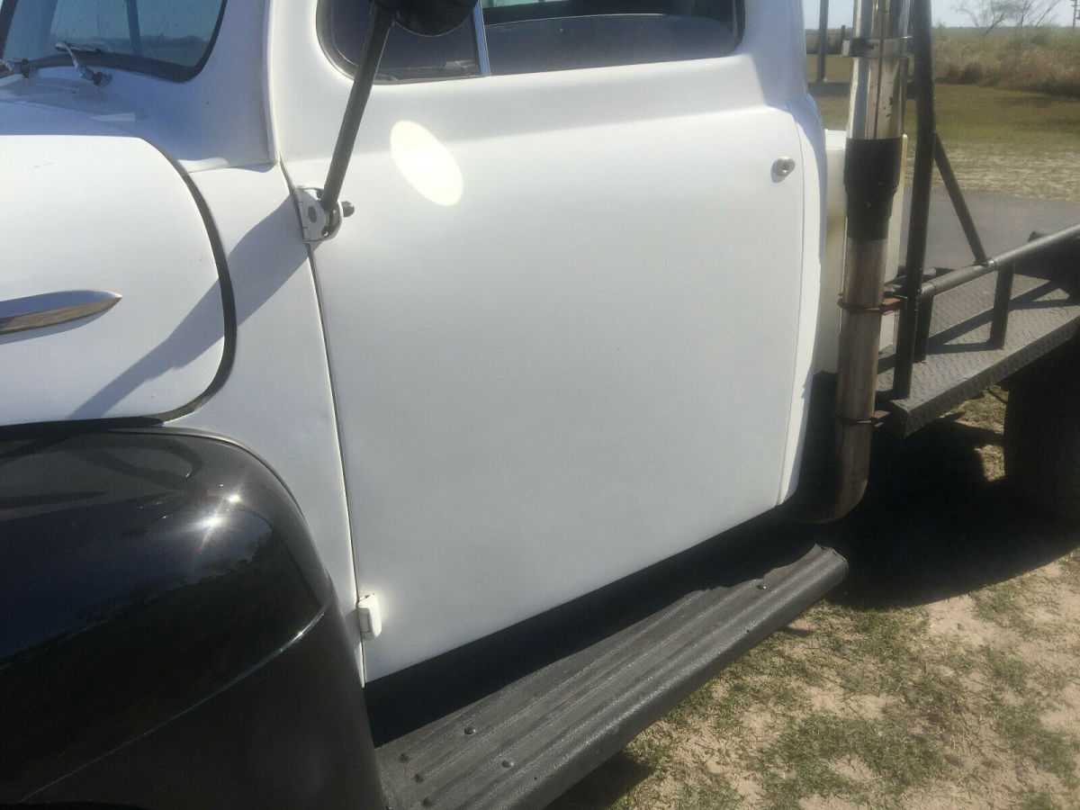 1952 White Ford F-250