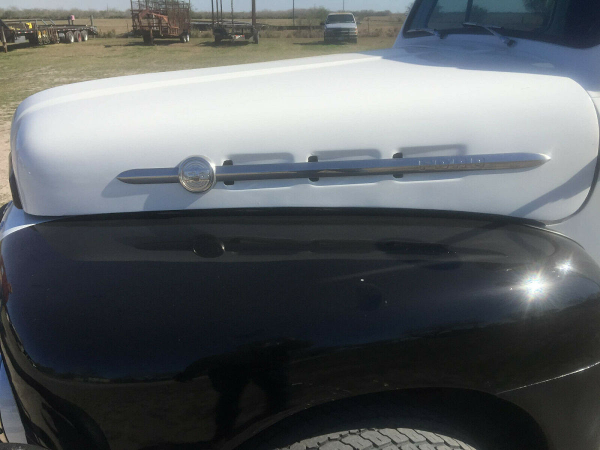 1952 White Ford F-250