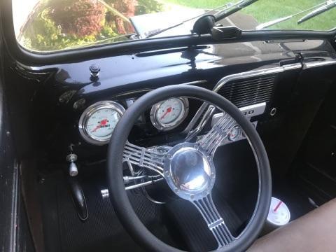 1952 Black Ford F-100 Cab & Chassis
