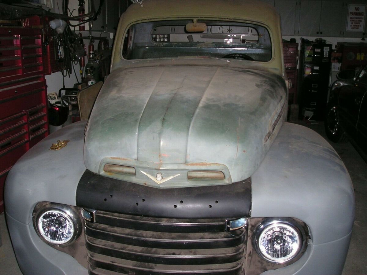1952 grey Ford F-100