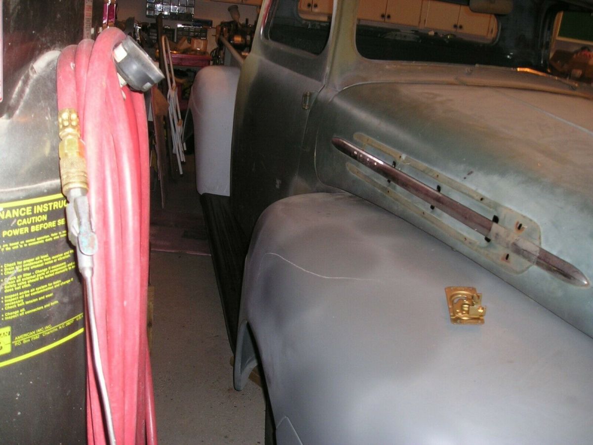 1952 grey Ford F-100