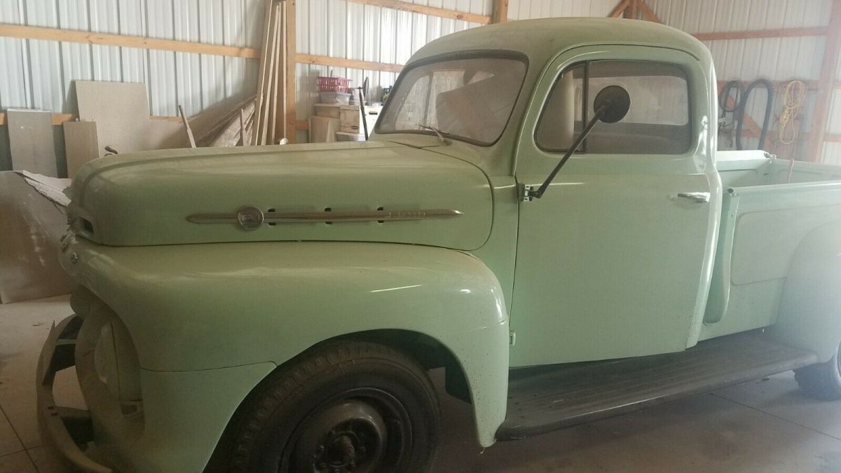 1952 Pale green Ford F3 Standard Cab Pickup