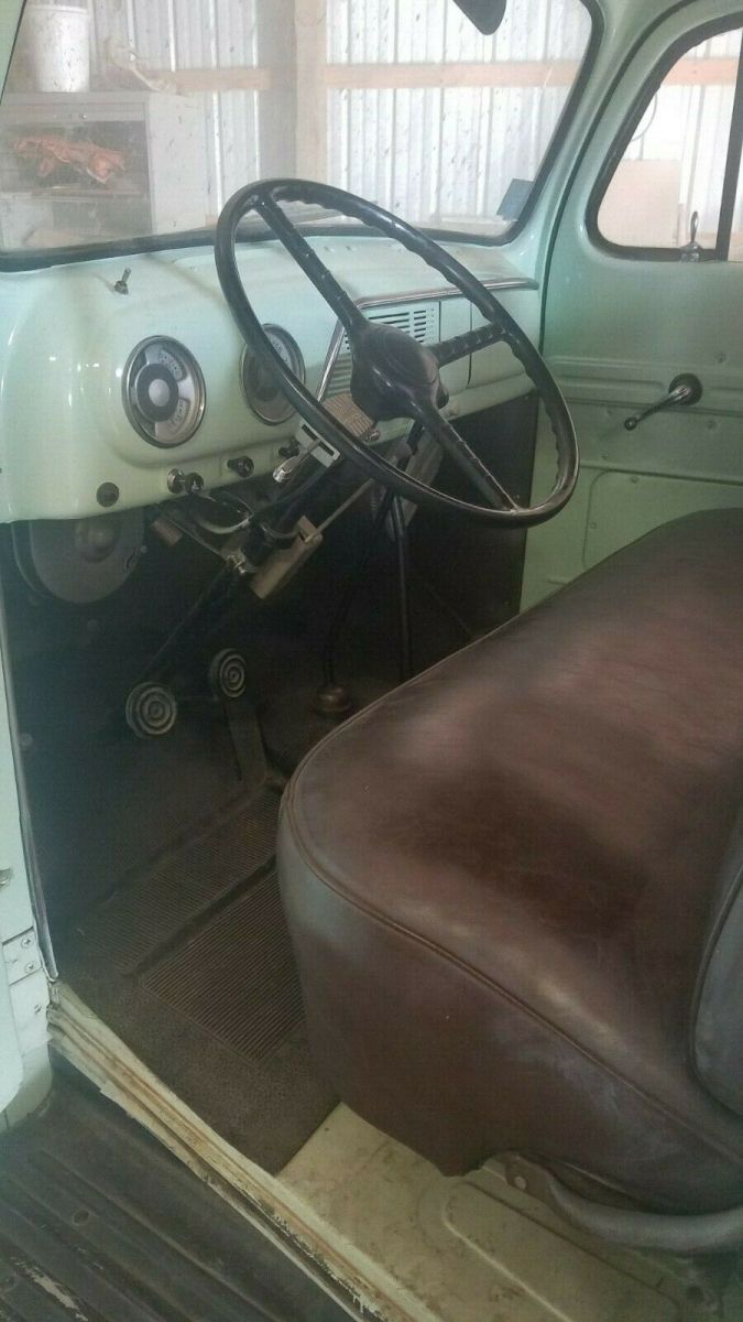 1952 Pale green Ford F3 Standard Cab Pickup