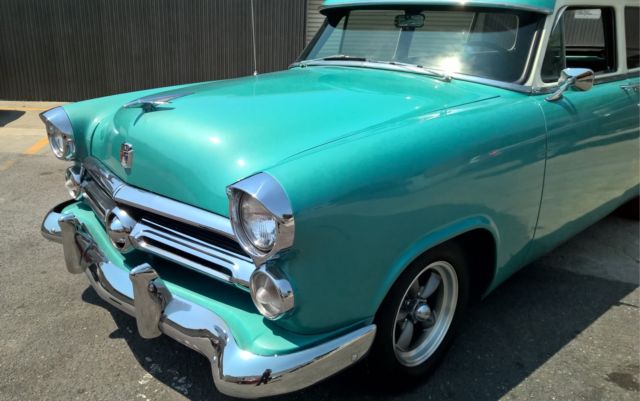 1952 Teal Ford Ranch Wagon Wagon