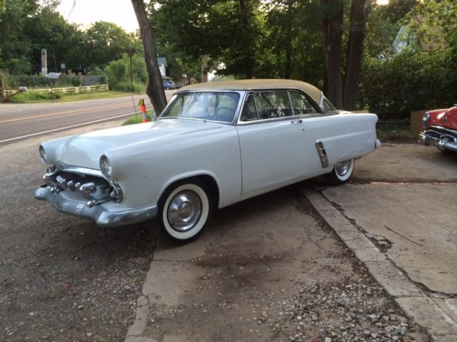 1952 white Ford Other U/K