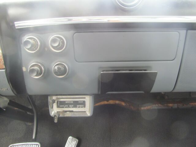 1952 White Ford Fairlane Coupe