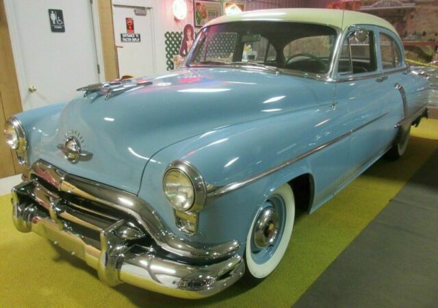 1952 Blue/ cream Oldsmobile Super 88 Sedan
