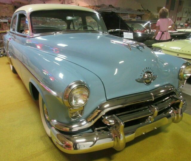 1952 Blue/ cream Oldsmobile Super 88 Sedan