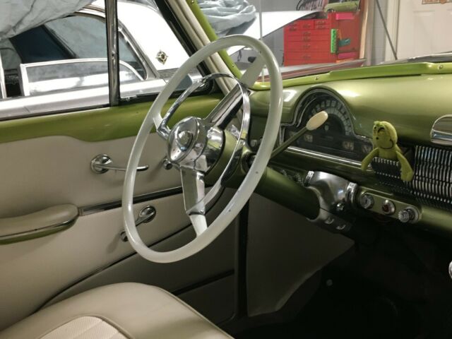 1952 Green Oldsmobile Eighty-Eight Coupe