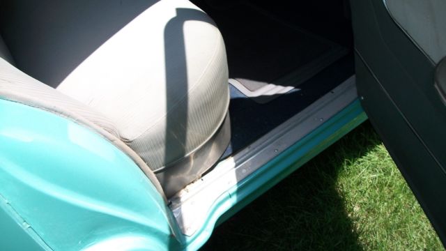 1952 White/Blue Oldsmobile Eighty-Eight Sedan