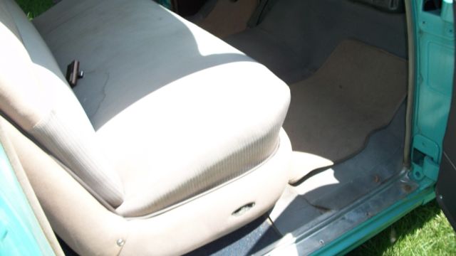 1952 White/Blue Oldsmobile Eighty-Eight Sedan