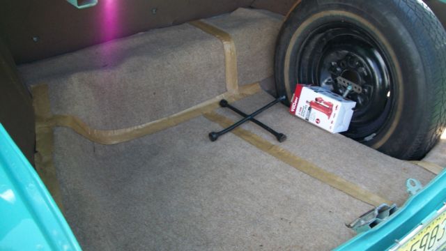 1952 White/Blue Oldsmobile Eighty-Eight Sedan