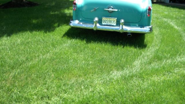 1952 White/Blue Oldsmobile Eighty-Eight Sedan