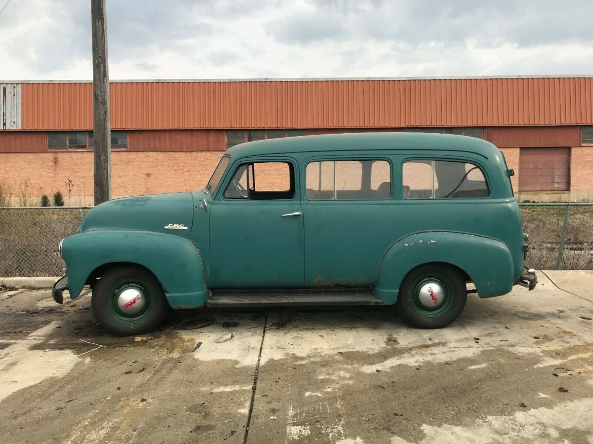 1952 Green Chevrolet Suburban SUV