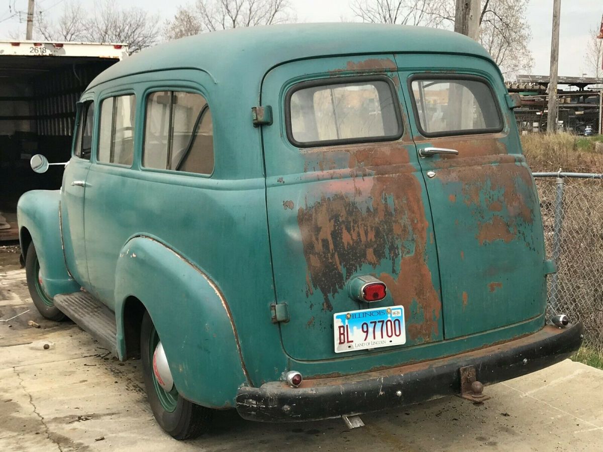 1952 Green Chevrolet Suburban SUV