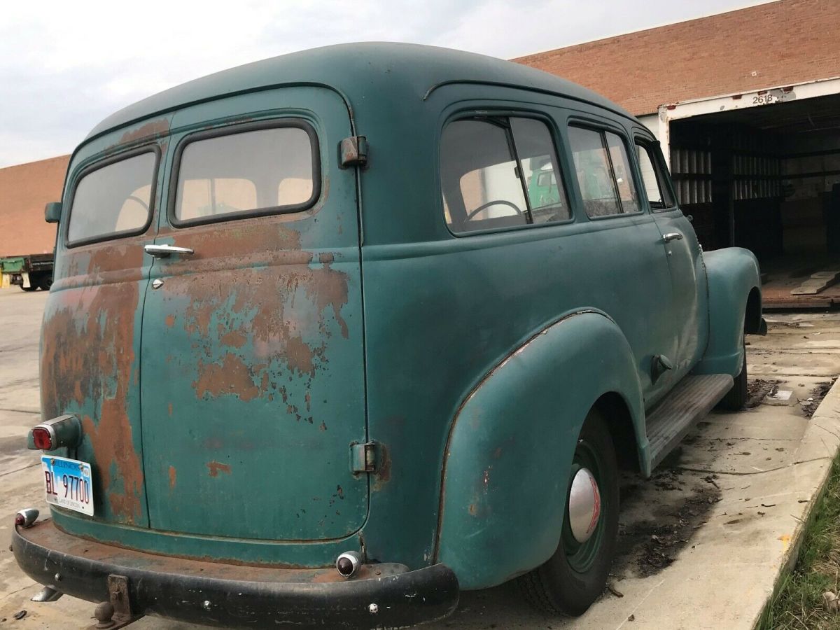 1952 Green Chevrolet Suburban SUV