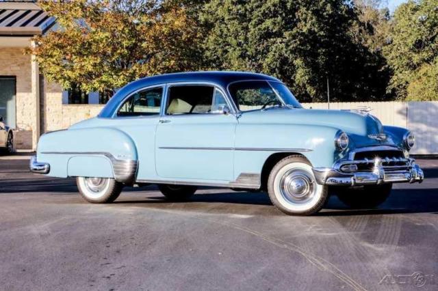 1952 Yellow Chevrolet Deluxe Street Rod