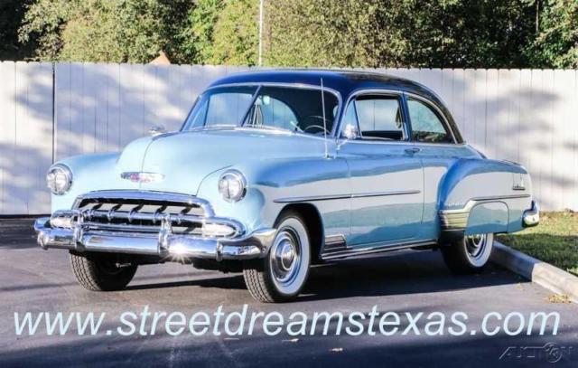 1952 Yellow Chevrolet Deluxe Street Rod