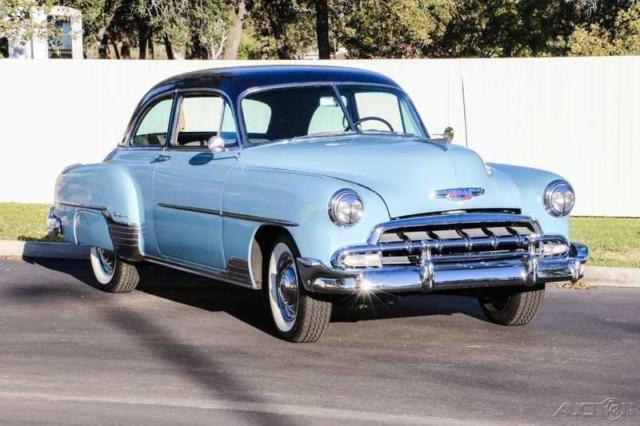 1952 Yellow Chevrolet Deluxe Street Rod