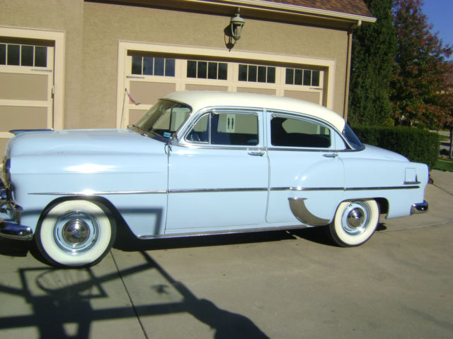1953 Blue Chevrolet Bel Air/150/210 Sedan