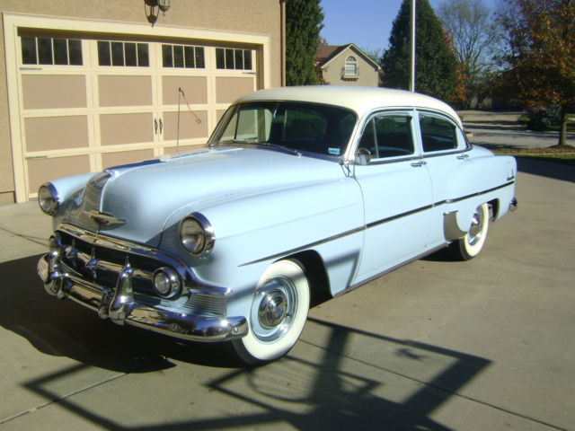 1953 Blue Chevrolet Bel Air/150/210 Sedan