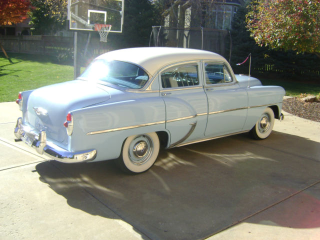 1953 Blue Chevrolet Bel Air/150/210 Sedan