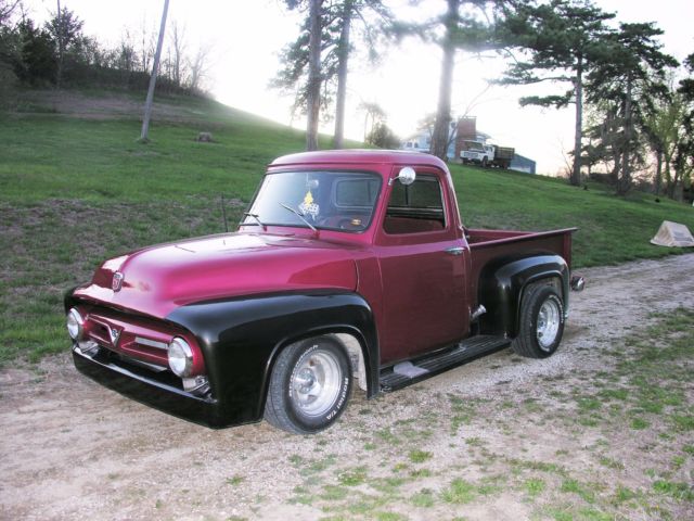 1953 firethorn red Ford F-100