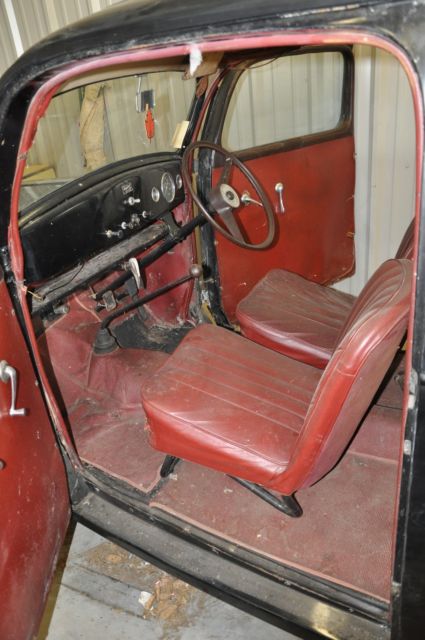 1953 Black Ford Anglia 2 dr