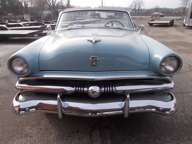 1953 Ford Crestline-Sunliner