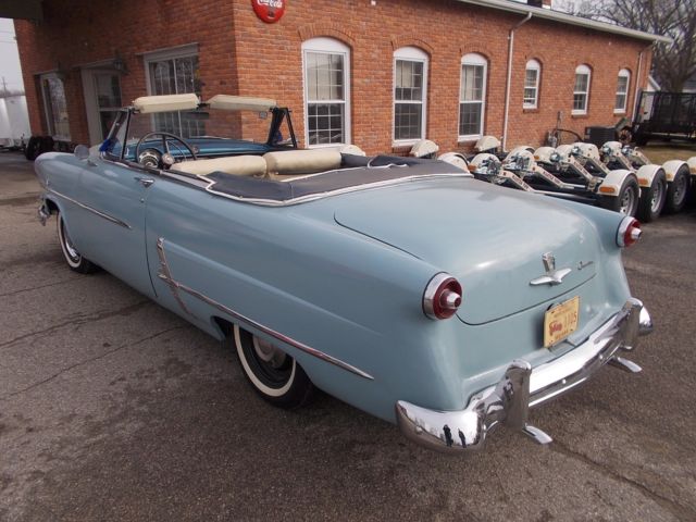 1953 Ford Crestline-Sunliner
