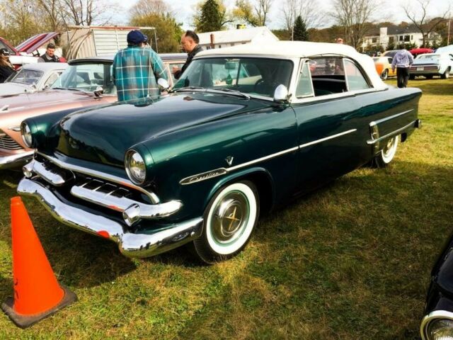 1953 mint green Ford Customline Coupe