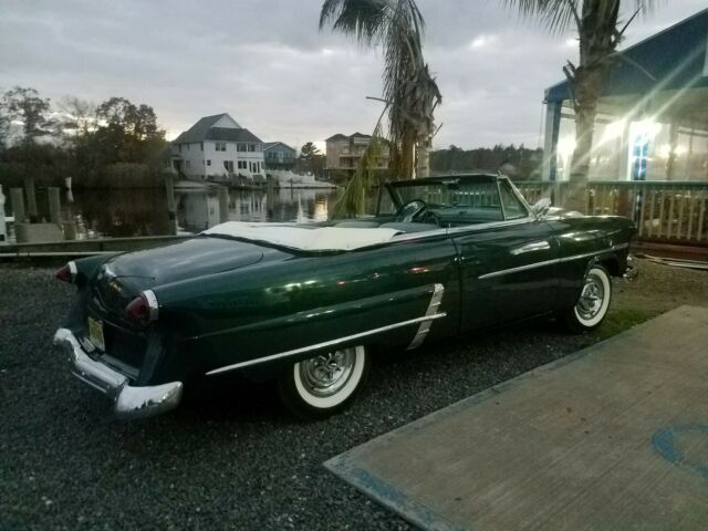 1953 mint green Ford Customline Coupe