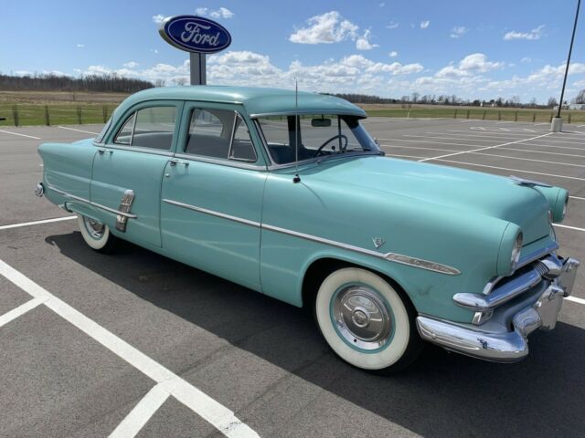 1953 Green Ford Customline Sedan