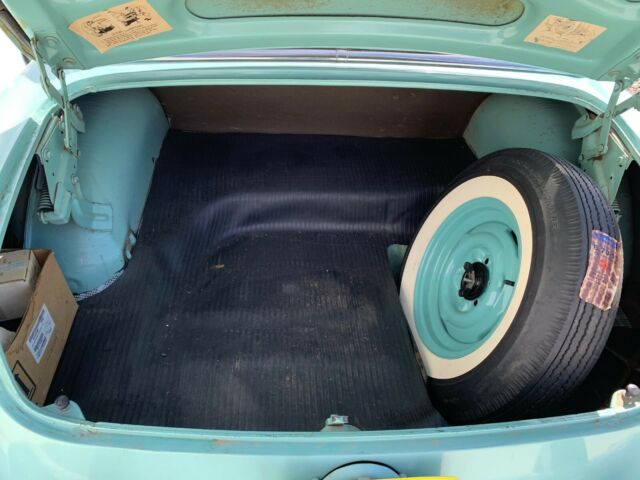 1953 Green Ford Customline Sedan