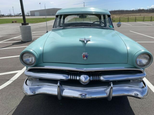 1953 Green Ford Customline Sedan