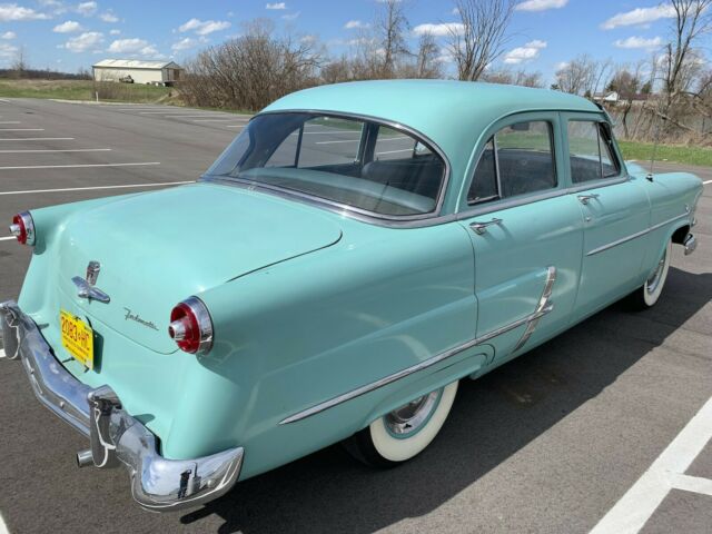 1953 Green Ford Customline Sedan