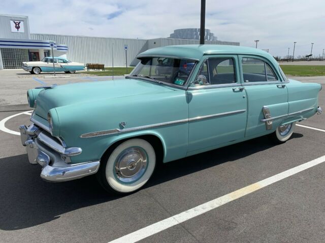 1953 Green Ford Customline Sedan