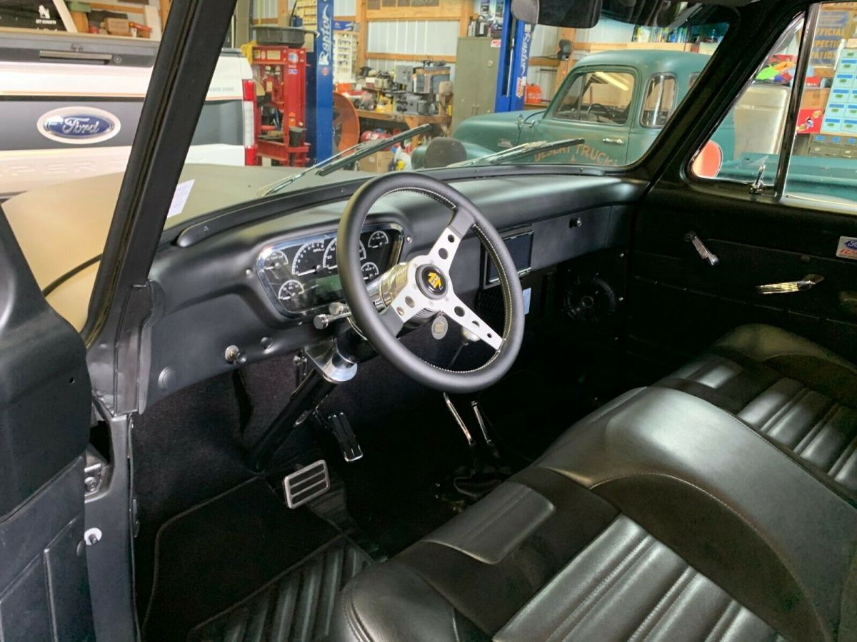 1953 Currant red Ford F-100 Standard Cab Pickup