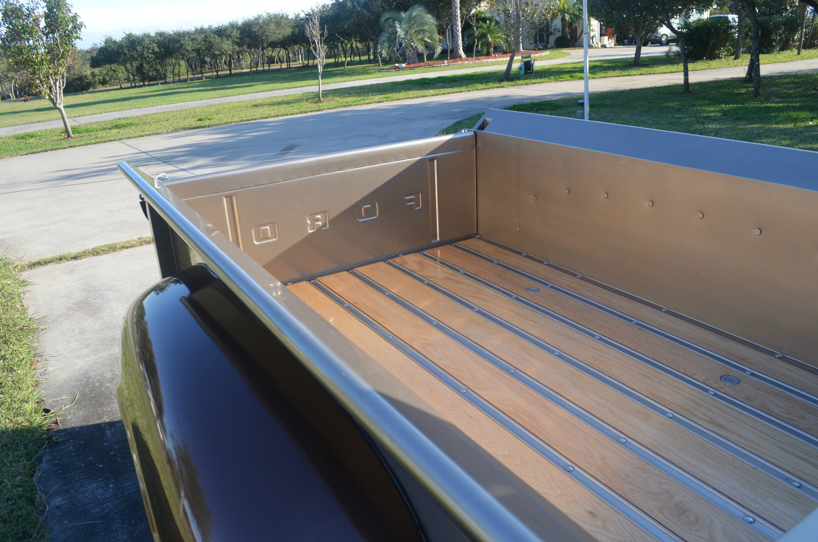 1953 ROOTBEER/CHAMPAGNE Ford F-100 Standard Cab Pickup