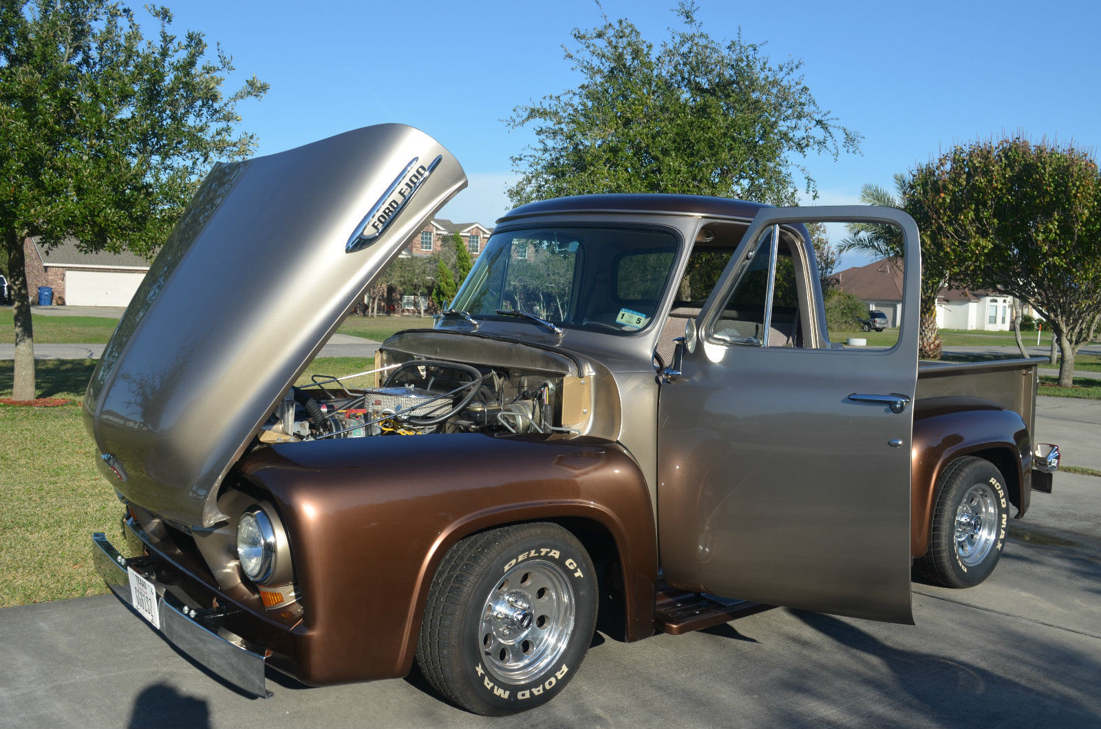 1953 ROOTBEER/CHAMPAGNE Ford F-100 Standard Cab Pickup
