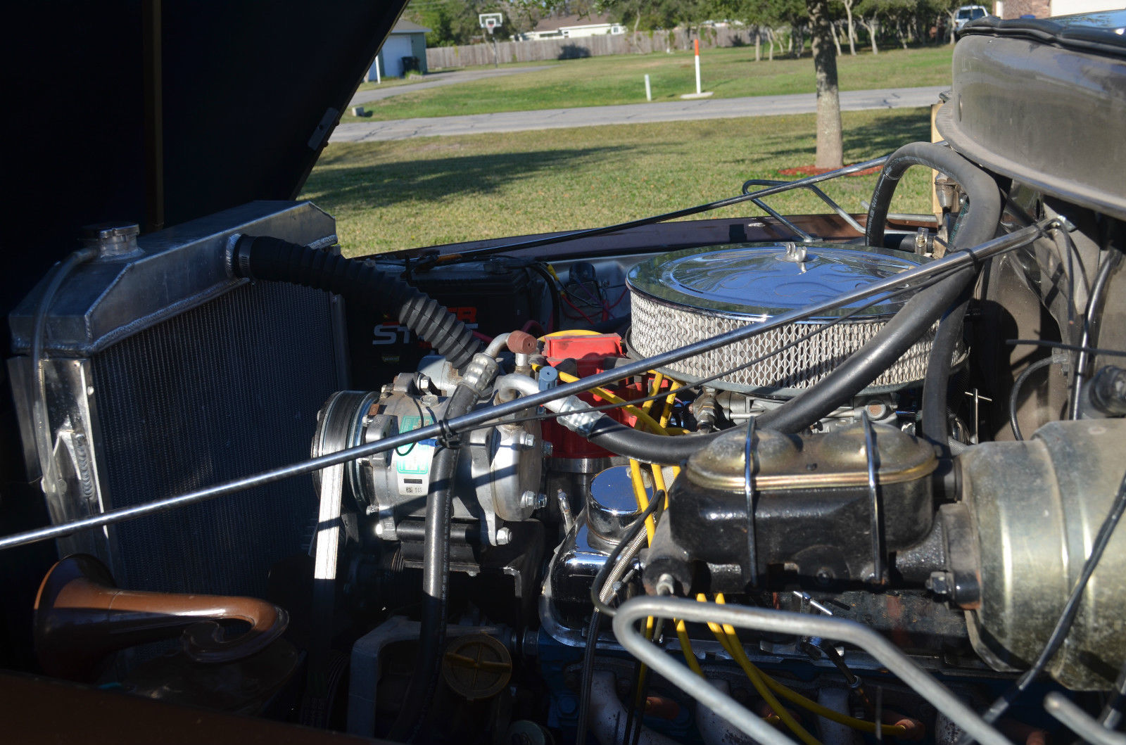1953 ROOTBEER/CHAMPAGNE Ford F-100 Standard Cab Pickup